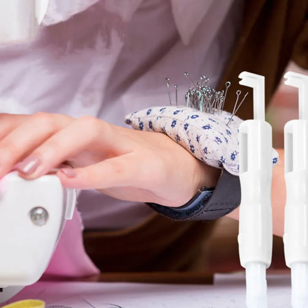 Set di 6 Infilacuci Automatici in Plastica per Macchine da Cucire con Occhiello Piccolo, Accessori per Cucito Domestico