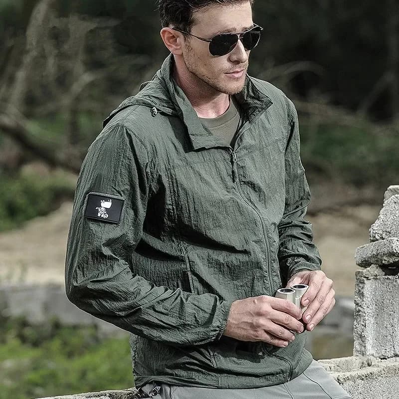 Pop New 2025 summer jacket tactical waterproof quick drying man waterproof with hood thin wind jacket sun protection casual jacket