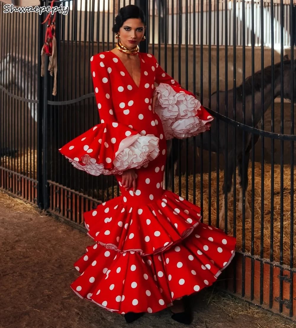 Abiti da ballo Flamenca bianchi rossi Abiti da sera a pois con maniche lunghe svasate Lunghezza pavimento Abito da festa boutique personalizzato
