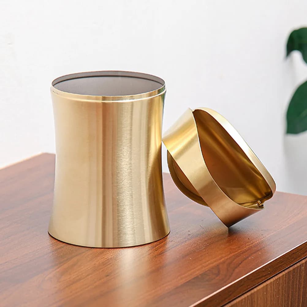 Elegante mini cestino da scrivania con coperchio, superficie in acciaio inossidabile, perfetto per il piano di lavoro o la scrivania del tavolo da toeletta.