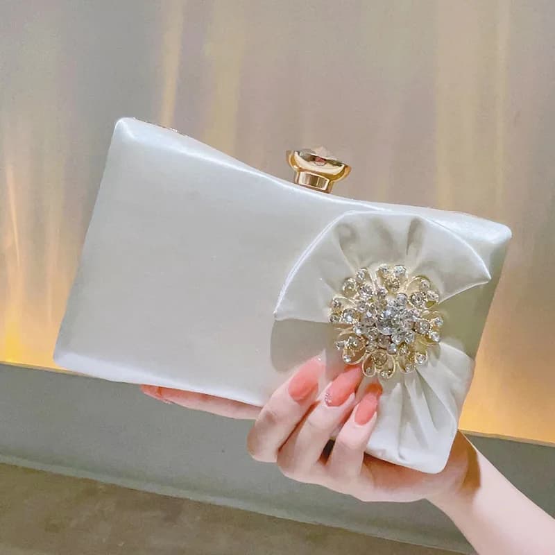 Borsa da pranzo di lusso in raso, elegante borsa da socialite, borsa alla moda con fiori tempestati di diamanti