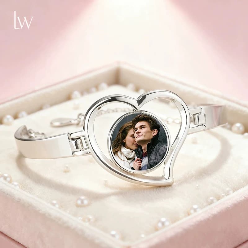Bracciale con foto personalizzata per donna Bracciale con foto incise personalizzate con ciondolo a forma di cuore, regalo di gioielli personalizzati per mamma, moglie, amica