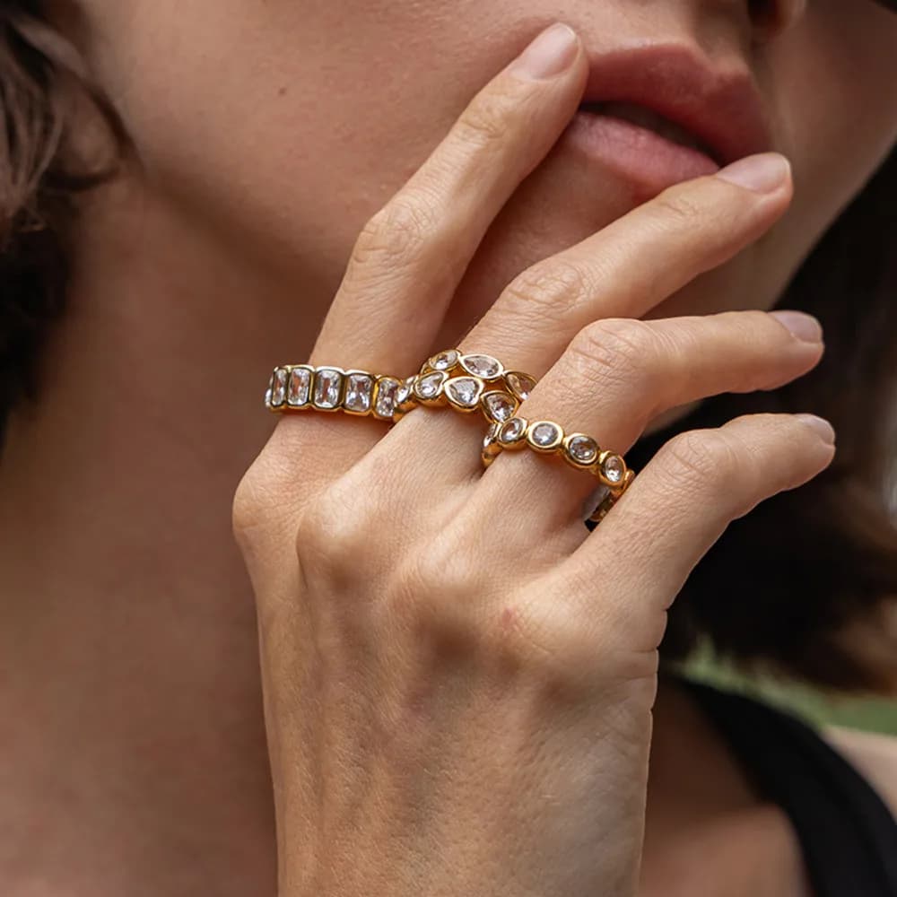 Ingemark Eleganti Anelli in Acciaio Inossidabile con Zirconi per Donne, Anelli Impilabili Vintage Placcati in Oro 18K PVD, Regalo per San Valentino