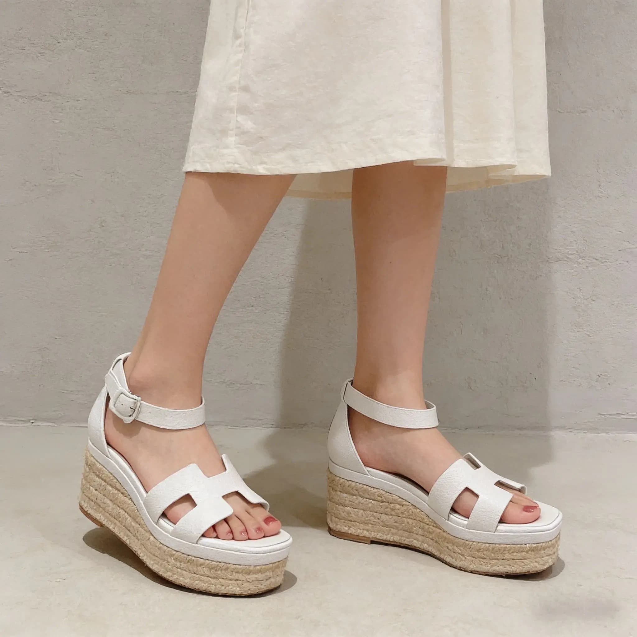 Women's Summer Sandals Comfortable and Fashionable with Punta Aperta Stile Romano