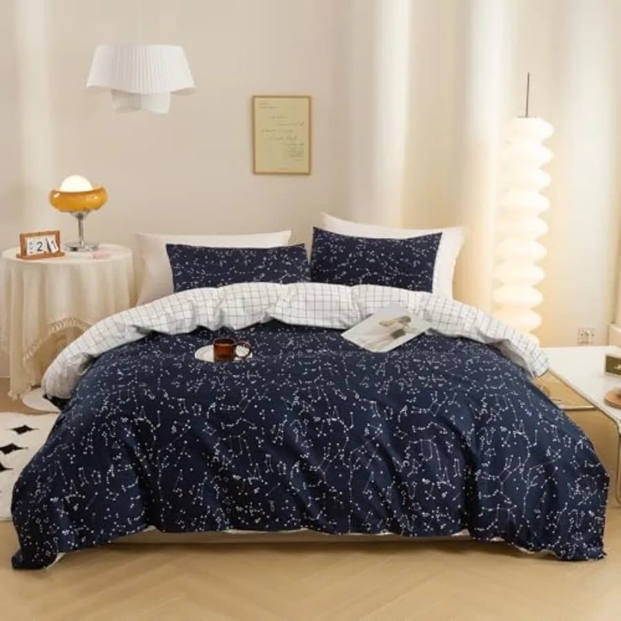 Set Copripiumino 3 Pezzi 100% Cotone Naturale, 1 Copripiumino + 2 Federe, Set Biancheria da Letto Reversibile con Stampa Blu Navy e Costellazioni Cosmiche