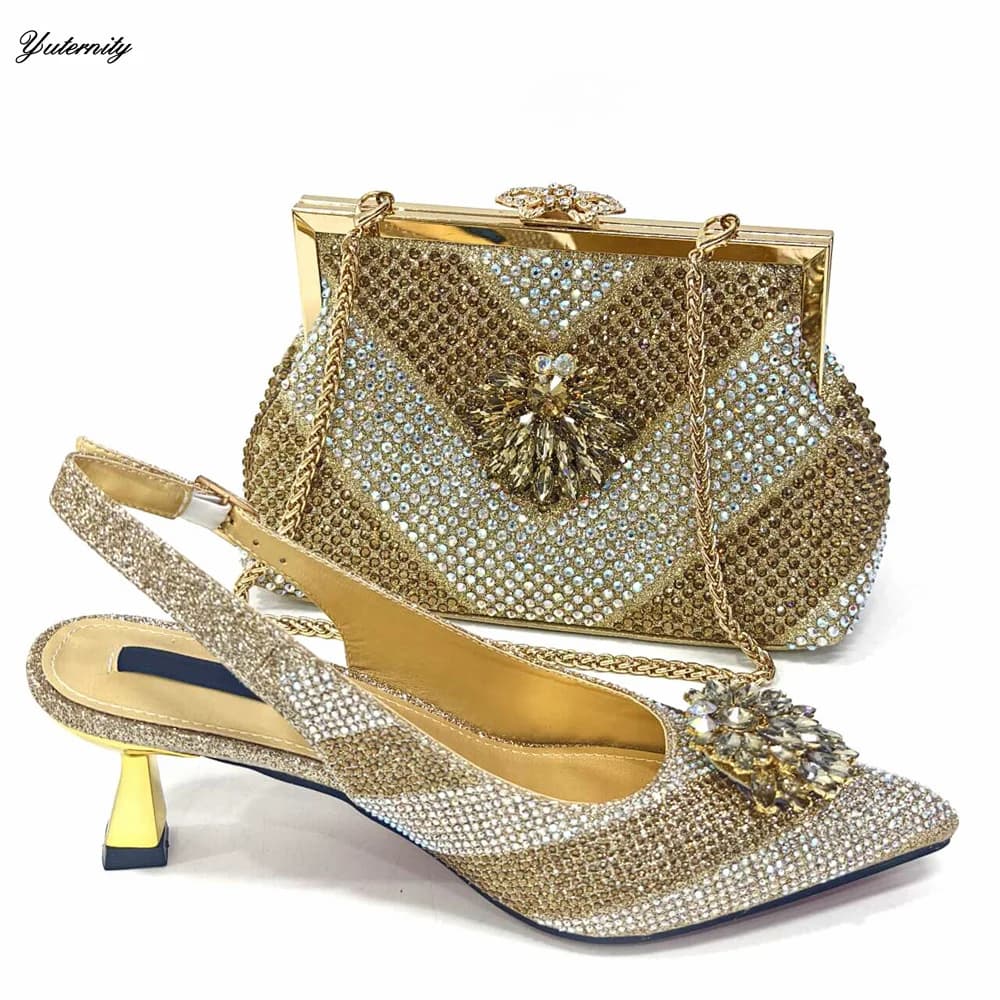 Scarpe estive con strass alla moda con set di borse Abito con tacco alto stile africano 6,5 cm Scarpe da donna e set di borse abbinate per la festa