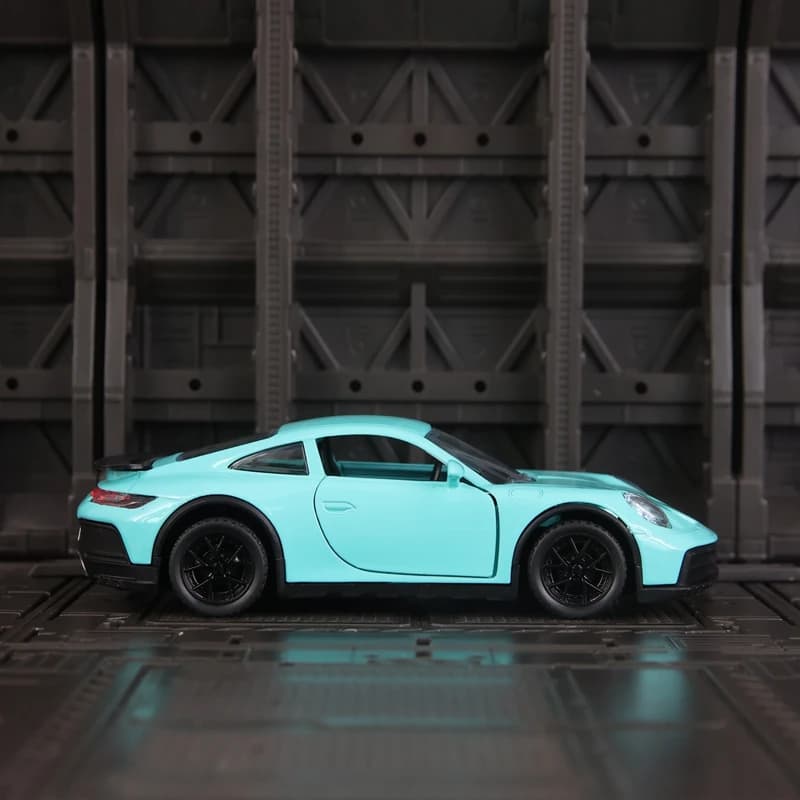 Modello supercar in lega Porsche 911 Dakar 1:32 con porte che può essere aperto per regali da collezione di decorazioni per auto