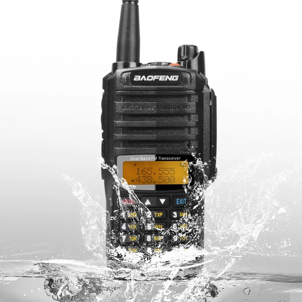 Baofeng UV-9RPlus VHF 136-174MHz UHF 400-520MHz IP67 impermeabile 8W 128Ch torcia FM Dual Band Walkie Talkie con batteria 4000mAh