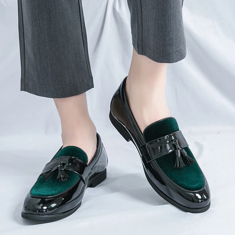 Scarpe casual da uomo Scarpe color block moda Scarpe fatte a mano in pelle scamosciata da uomo Mocassini con nappe Mocassini Slip on Scarpe da festa da guida maschili