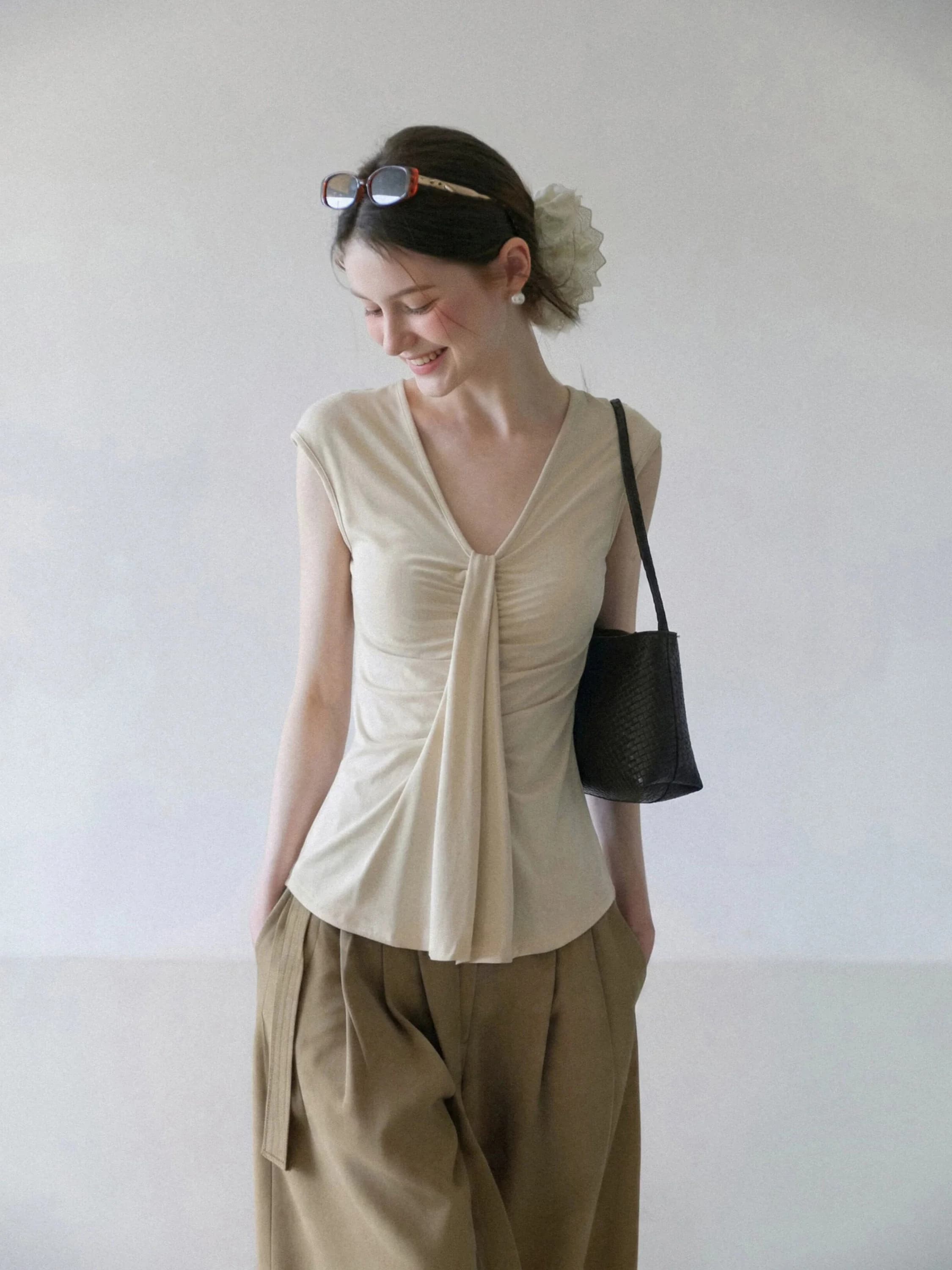 Cherry Blossom V-Neck Strap Vest Women's Outerwear Summer 2026 New Design Belted Slim Fit Sleeveless Top H-Shape Vest
