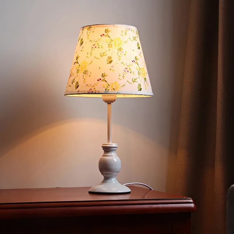 Lampada da Tavolo Moderna e Creativa con Dimmer LED, Luce Notturna Vintage in Tessuto per Camera da Letto, Comodino, Ristorante, Hotel, Ufficio, Studio