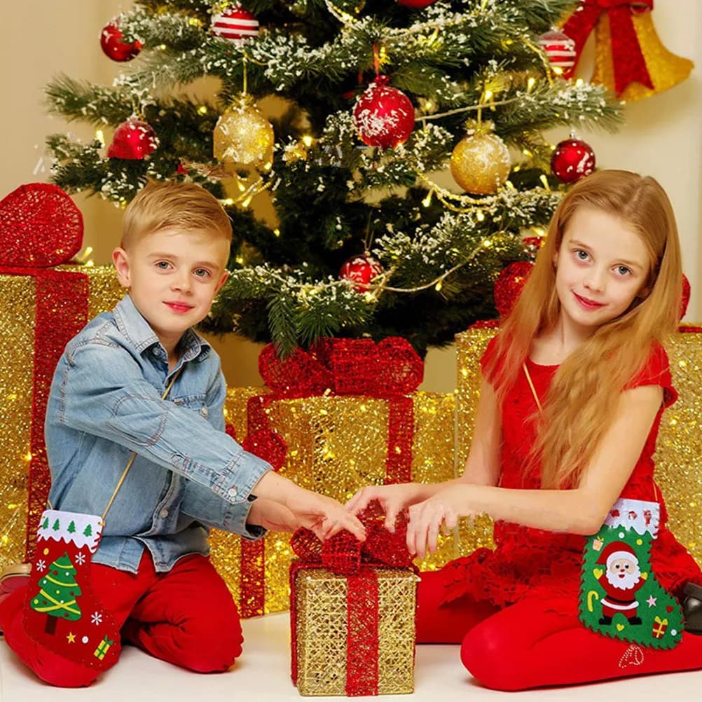 Kit Artigianale Natalizio da 12 Pezzi per Bambini, Set per Cucito in Feltro, Kit Fai-da-Te per Realizzare Calze, Attività Artigianale per Principianti, Regalo per Bambini