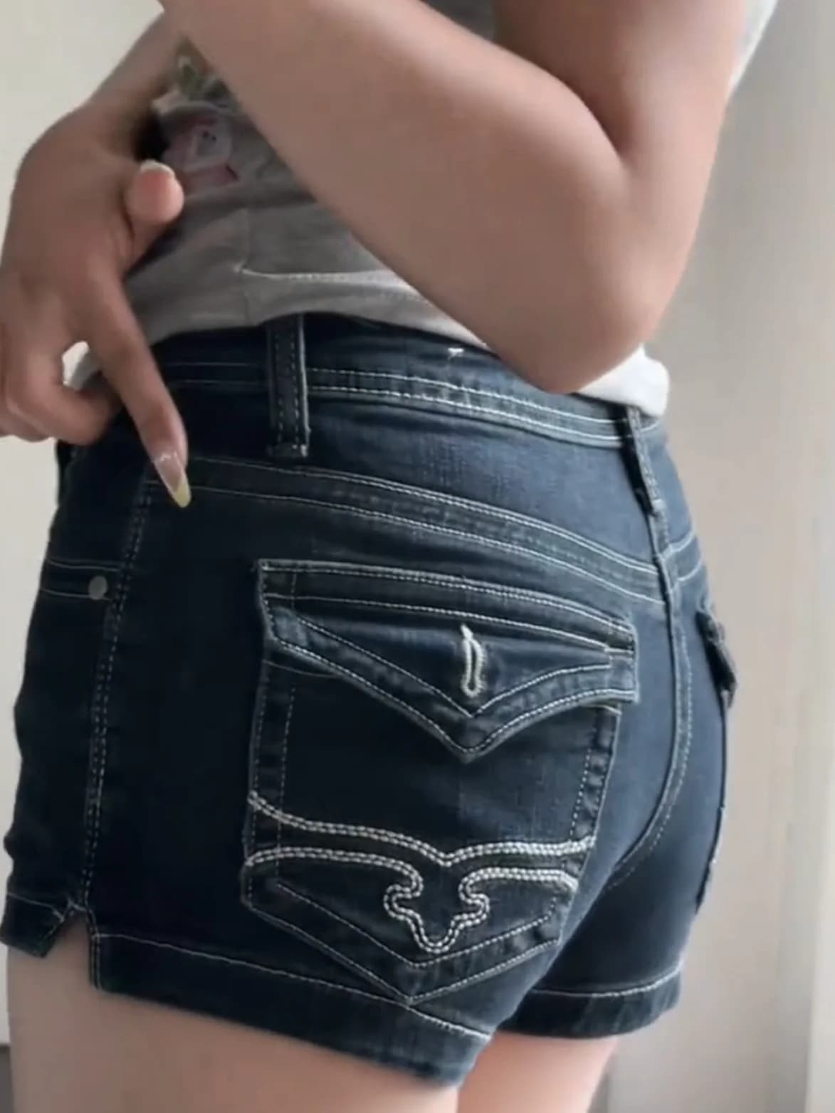 Slim Fit Embroidered Short Jeans mid Low Waist Lengthening Legs Elasticity Cotton Denim Summer Casual Style Zipper Closure