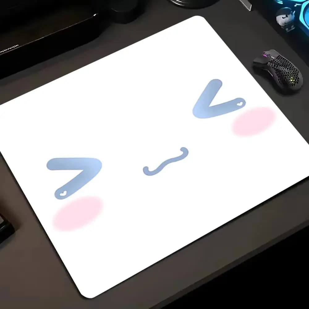Tappetino per Mouse con Faccine Carine Kawaii, Piccolo Tappetino da Scrivania, Mousepad con Emoji e Anime, Superficie Antiscivolo Liscia per Tastiera, Laptop, Ufficio