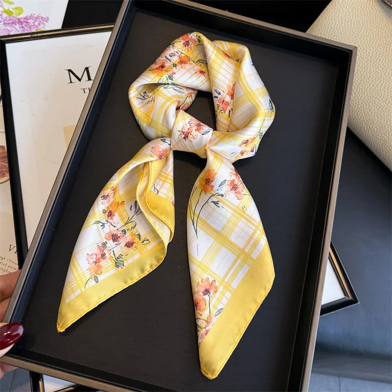 Foulard in Seta Lusso 2026, 70 cm, Quadrato, Stampa Cuore Rosa, Sciarpa da Donna, Bandana, Piccole Sciarpe per Capelli, Fazzoletto Estivo