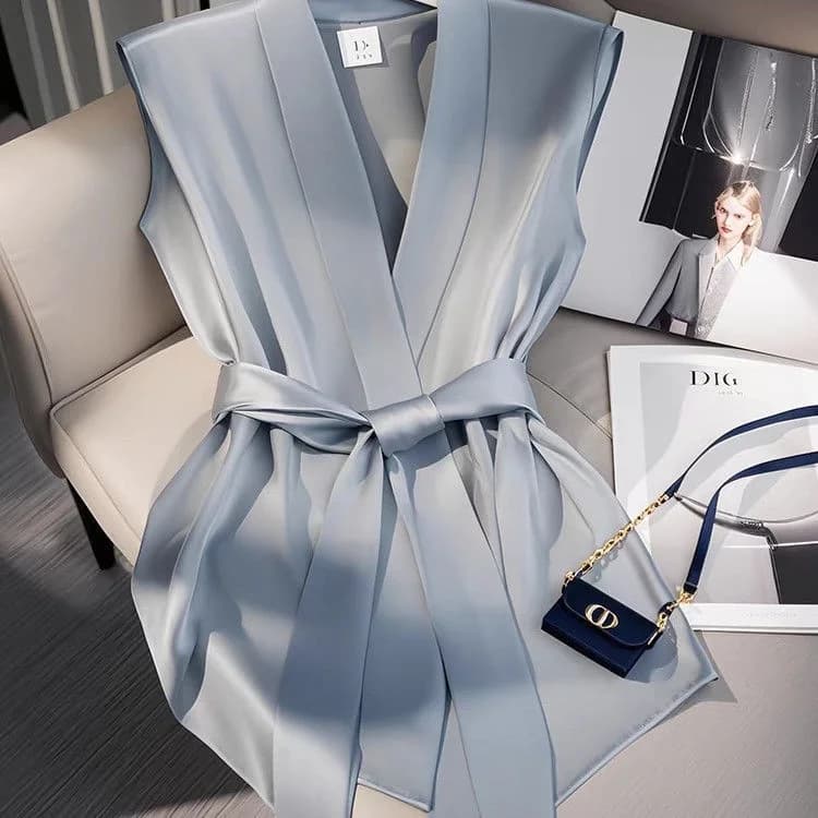 Elegante Camicetta Azzurra con Laccetti in Vita, Top alla Moda Unico e Bellissimo, Blusa Estiva da Donna in Pizzo/Seta