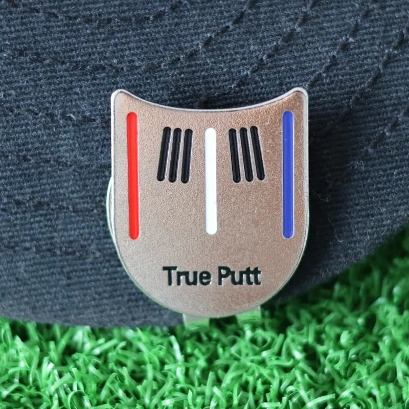 Nuovo Clip per Cappello con Marcatore per Palline da Golf True Putt, Pratico Strumento di Allineamento e Puntamento per Migliorare le Prestazioni nel Golf