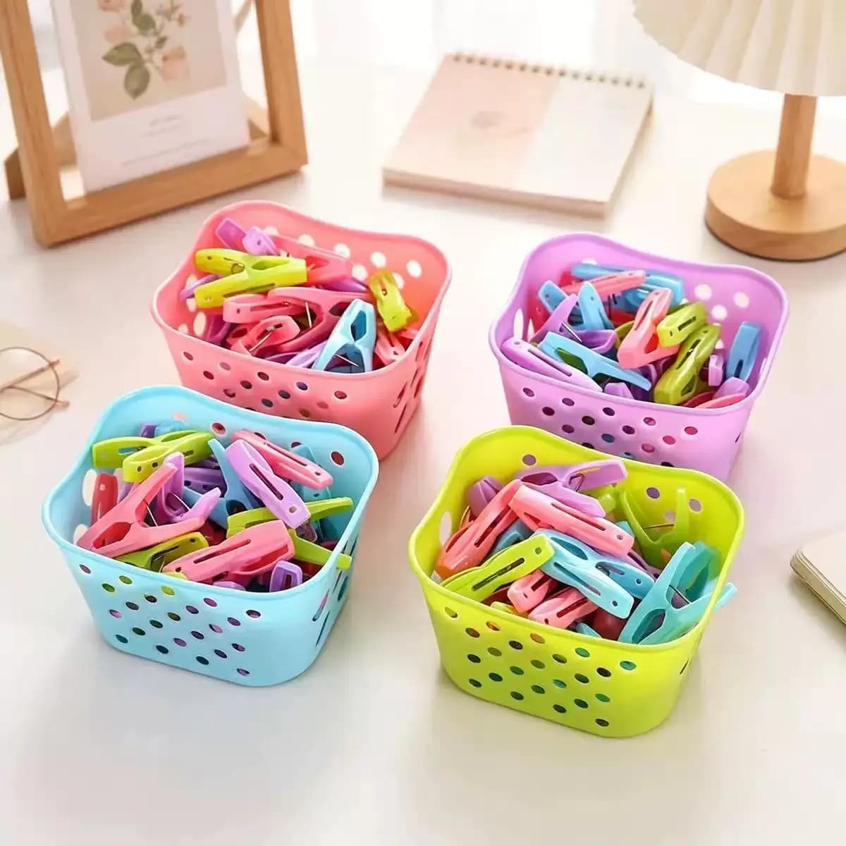30pcs outdoor windproof clothesline clips, household bed sheet fixing clips, underwear and socks plastic basket clips