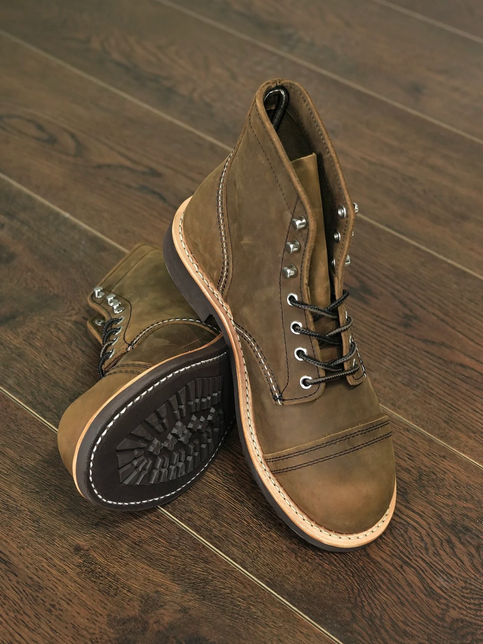 Rider Heritage Motorcycle Boots with Hand-made Seams in cow leather Boots with genuine Goodyear Guard Genuine Fashionable sturdy and durable boots8111