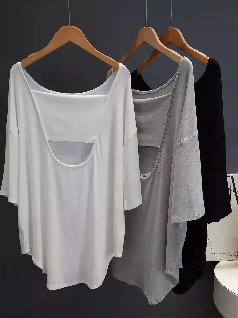 T-shirt sexy a mezza lunghezza con design scavato sul retro, senza maniche, in modal, taglie forti, stile casual da donna, gonna a vita alta a trapezio