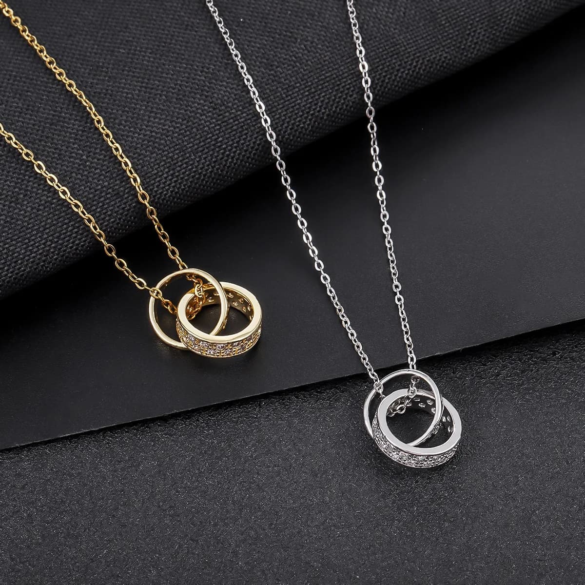 Collana con ciondolo a doppio strato in zircone, nuovo design transfrontaliero, gioiello da uomo di lusso leggero e di alta gamma, gioiello da donna semplice e versatile.