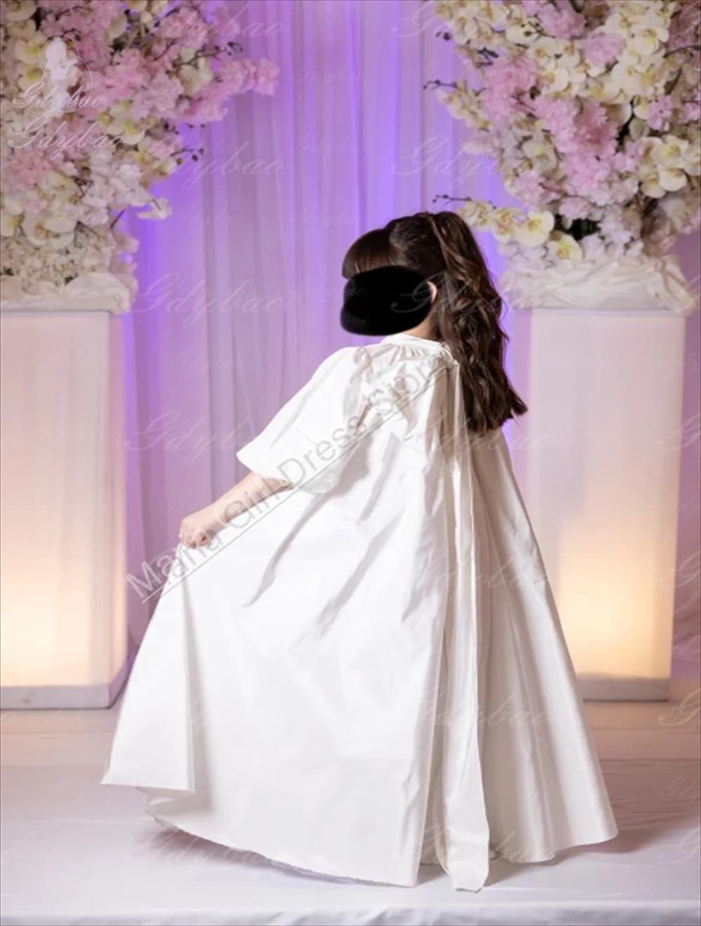Bellissimo abito da sposa personalizzato in raso bianco per la sorella della sposa, damigelle d'onore, abiti da festa per ragazze con maniche a palloncino gonfio
