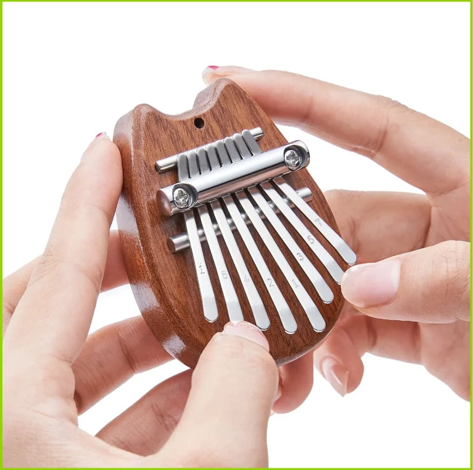 Mini Kalimba 8 Tasti, Pianoforte a Pollice, 1 Pezzo, Stile Totoro, Strumento Carino, Set Regalo Portatile ed Elegante per Bambini