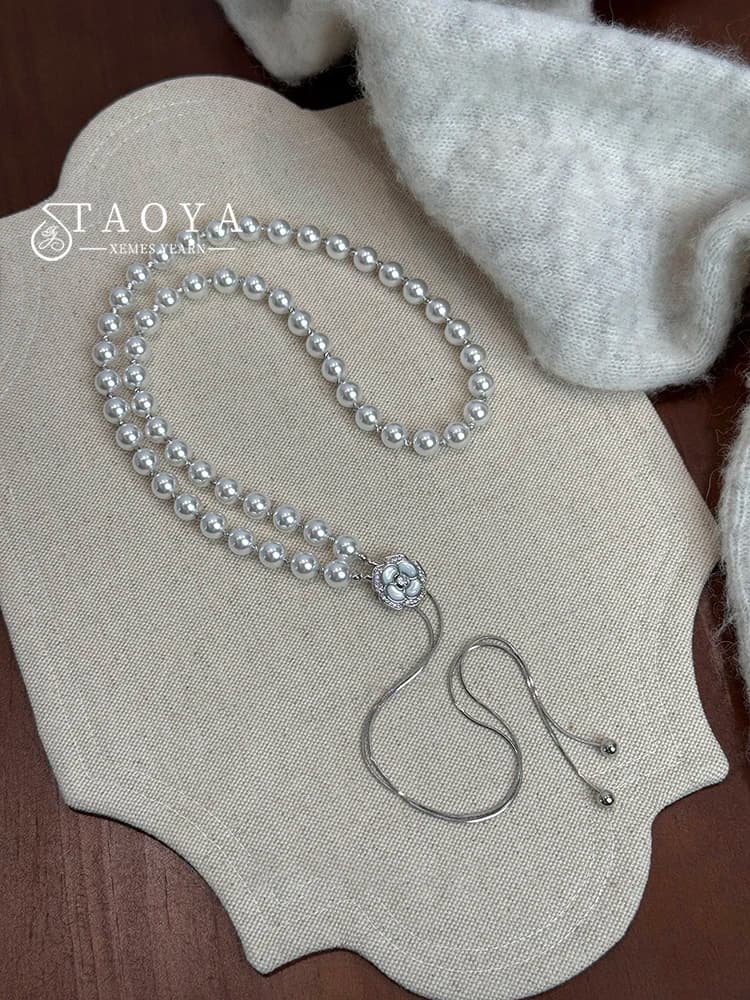 Collana Lunga Elegante Francese con Perle e Camelia, Catena Regolabile a Scomparsa, per Donna, Nuova Catena per Maglione, Accessorio Gioiello di Tendenza