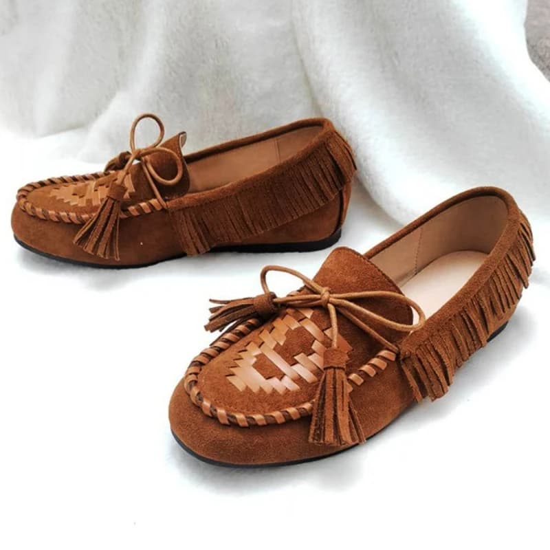 Moccassini with retro design with tassels and bow for woman, in fake suede, round tip, soft, signed, light walking shoes for outdoors, women's comfort
