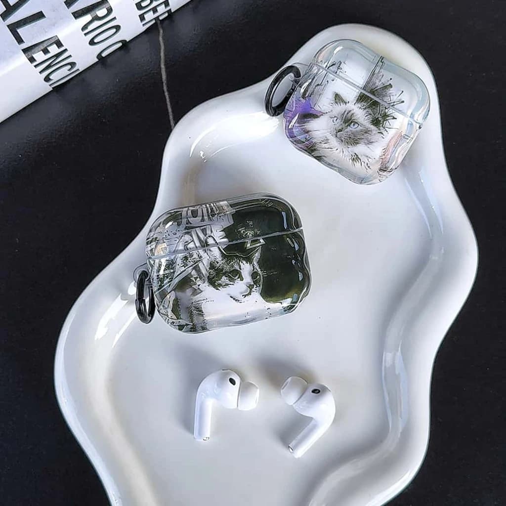 Custodia per Auricolari AirPods 1 o 2 3 4 Pro 2 Pro 3 con Cornice Ondulata e Gancio, Design Vintage Artistico Graffiti Gatto in Bianco e Nero