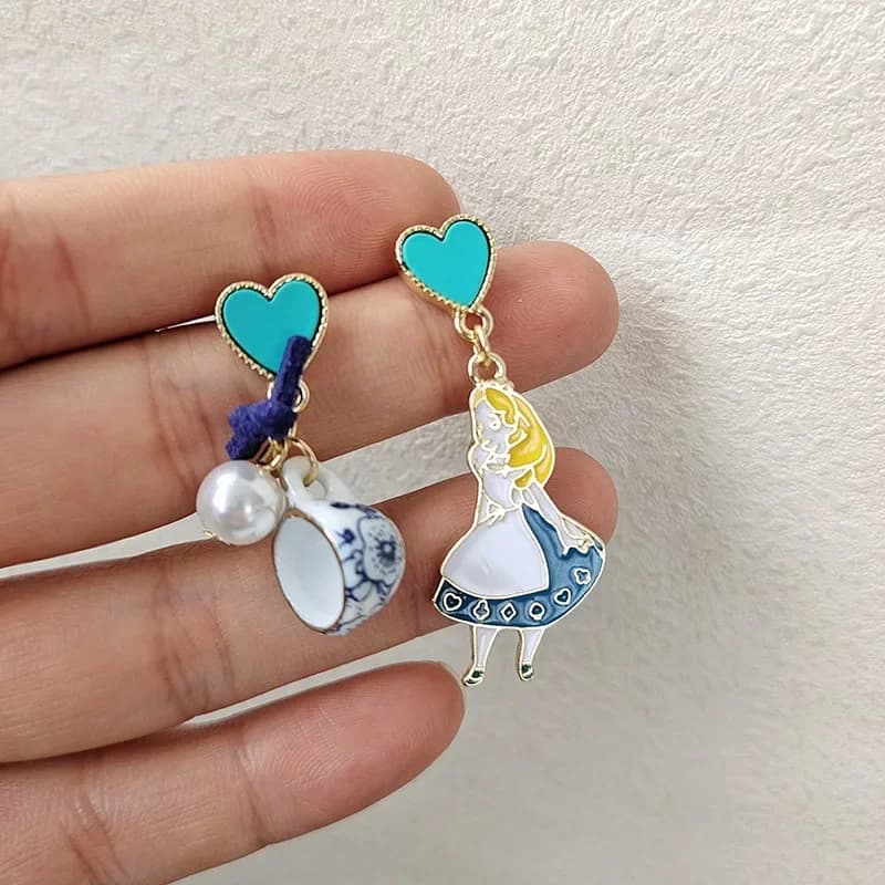 S925 argento ago fiaba principessa ragazza orecchini carino dolce asimmetrico blu cuore tazza Alice orecchini per le donne