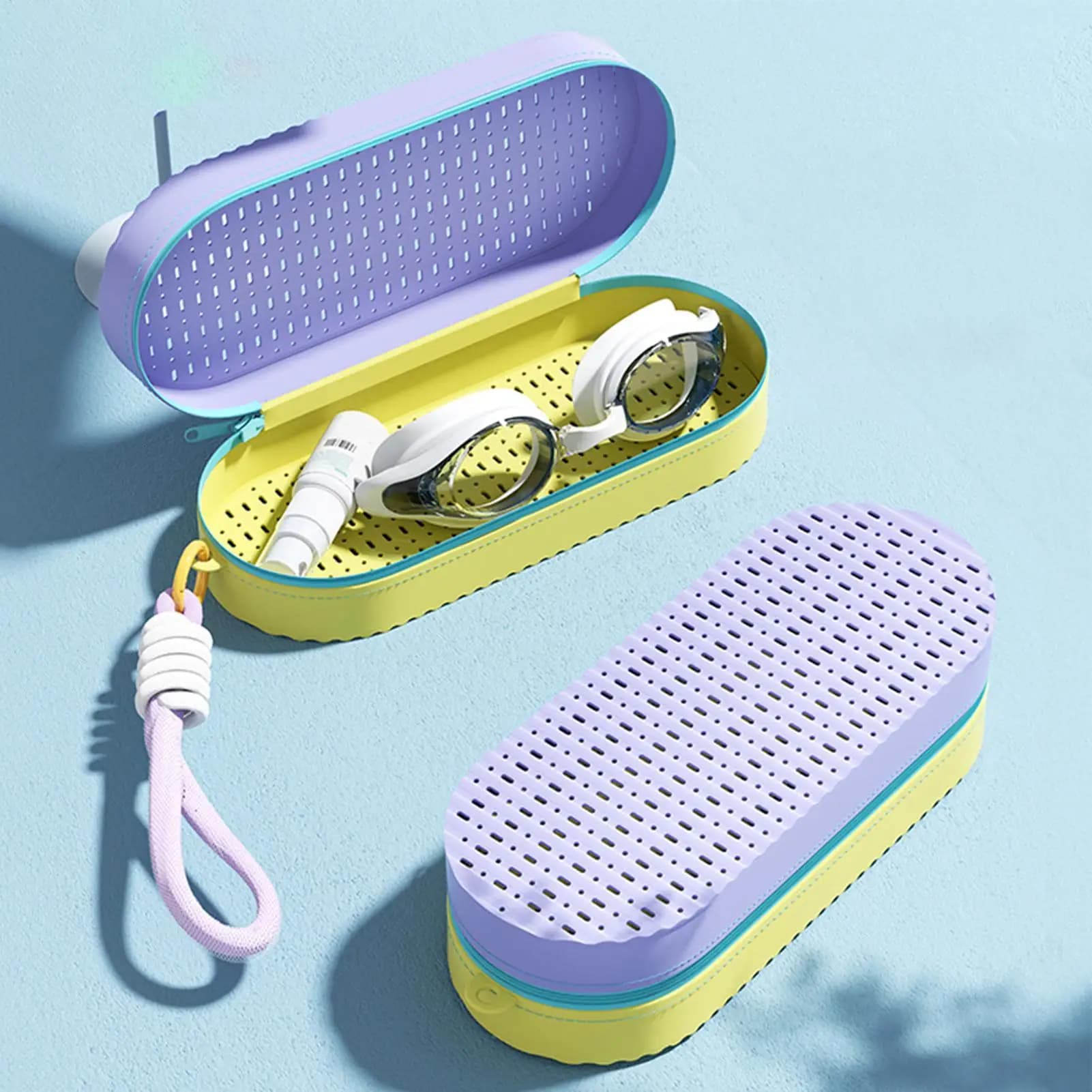 Swim Glass Case Protective Swim Glass Box with Clip and Exhaust Holes Portable Silicone Goggle Case for Outdoor Swimming