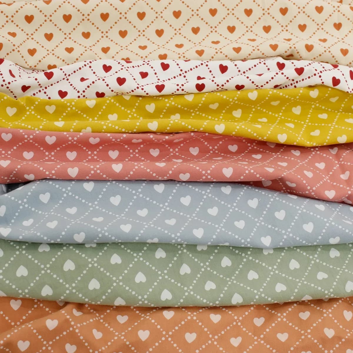 Tessuto con motivo a cuore di pesca, 100 cm x 150 cm, 100% cotone, per cucito fai da te, ideale per vestiti per bambini, camicie da ragazza, abiti, lenzuola.