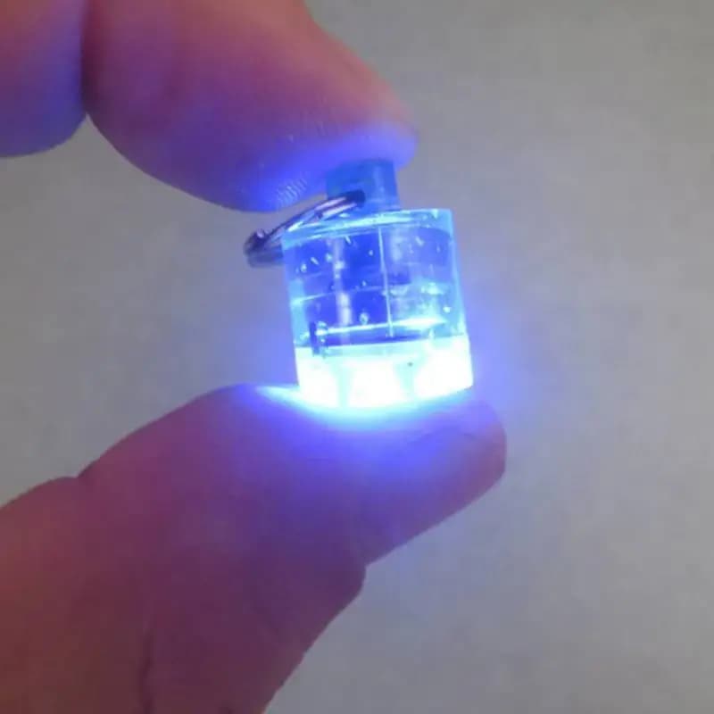 Mini lampada per attrazione pesca esca luminosa LED lampeggiante luce da pesca calamari esca strumenti da pesca
