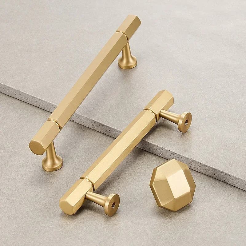 Maniglie per porte dell'armadio in ottone esagonali moderne e leggere, di lusso, in rame puro, per cassetti, guardaroba, maniglie per porte solide
