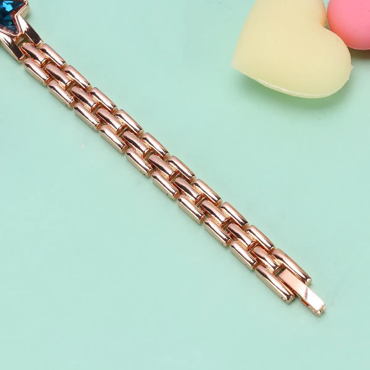 Orologio da polso da donna in lega di quarzo con strass a forma di stella blu, orologio delicato alla moda, cronometraggio accurato, comodo da indossare al polso