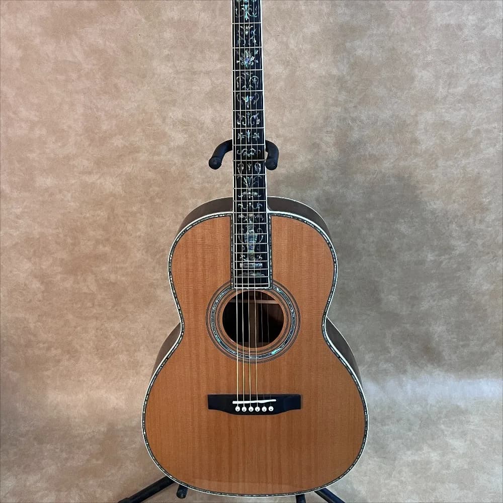 Light Reddish Brown 6 String 00045 Acoustic Guitar Mahogany Back Sides Vintage Slotted Headstock Full Finish Mellow Warm Tone for Fingerstyle Playing