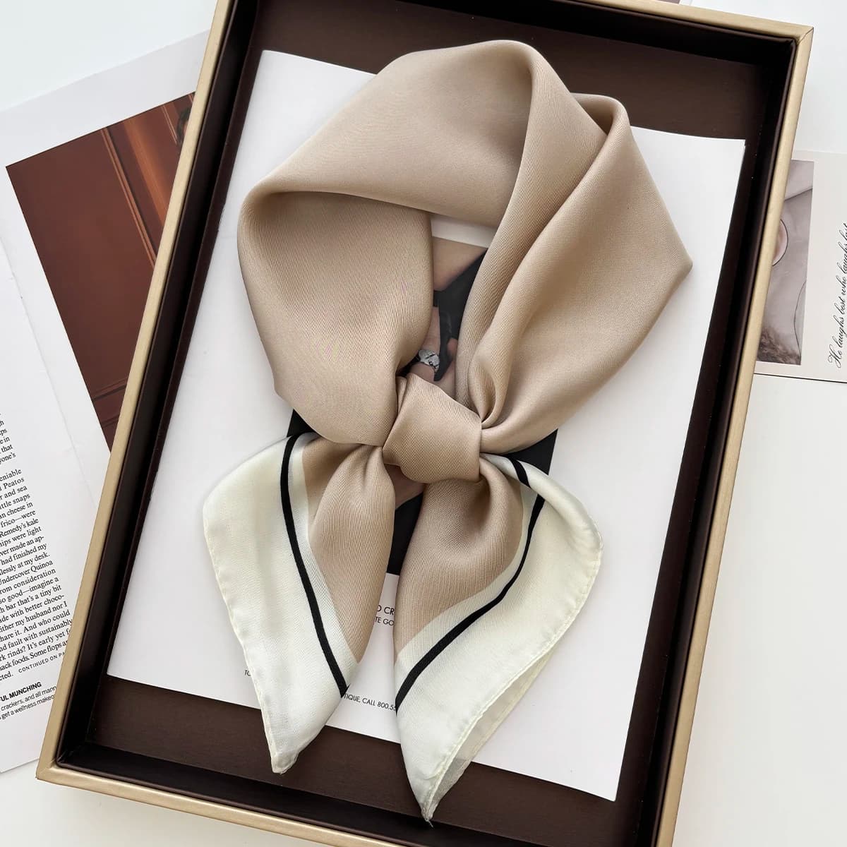 Sciarpa Quadrata di Lusso con Stampa Floreale per Donne, Morbido Foulard in Raso, Fascia per Capelli Femminile, Nastro per Capelli, Bandana