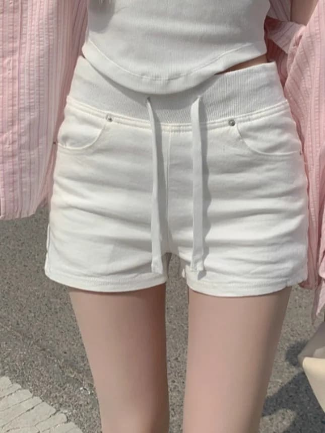 Shorts in denim a vita alta con patchwork e cintura, da donna, estivi 2026, nuovo stile, effetto snellente, casual, a vita dritta, modello A-Line, Hot Pants