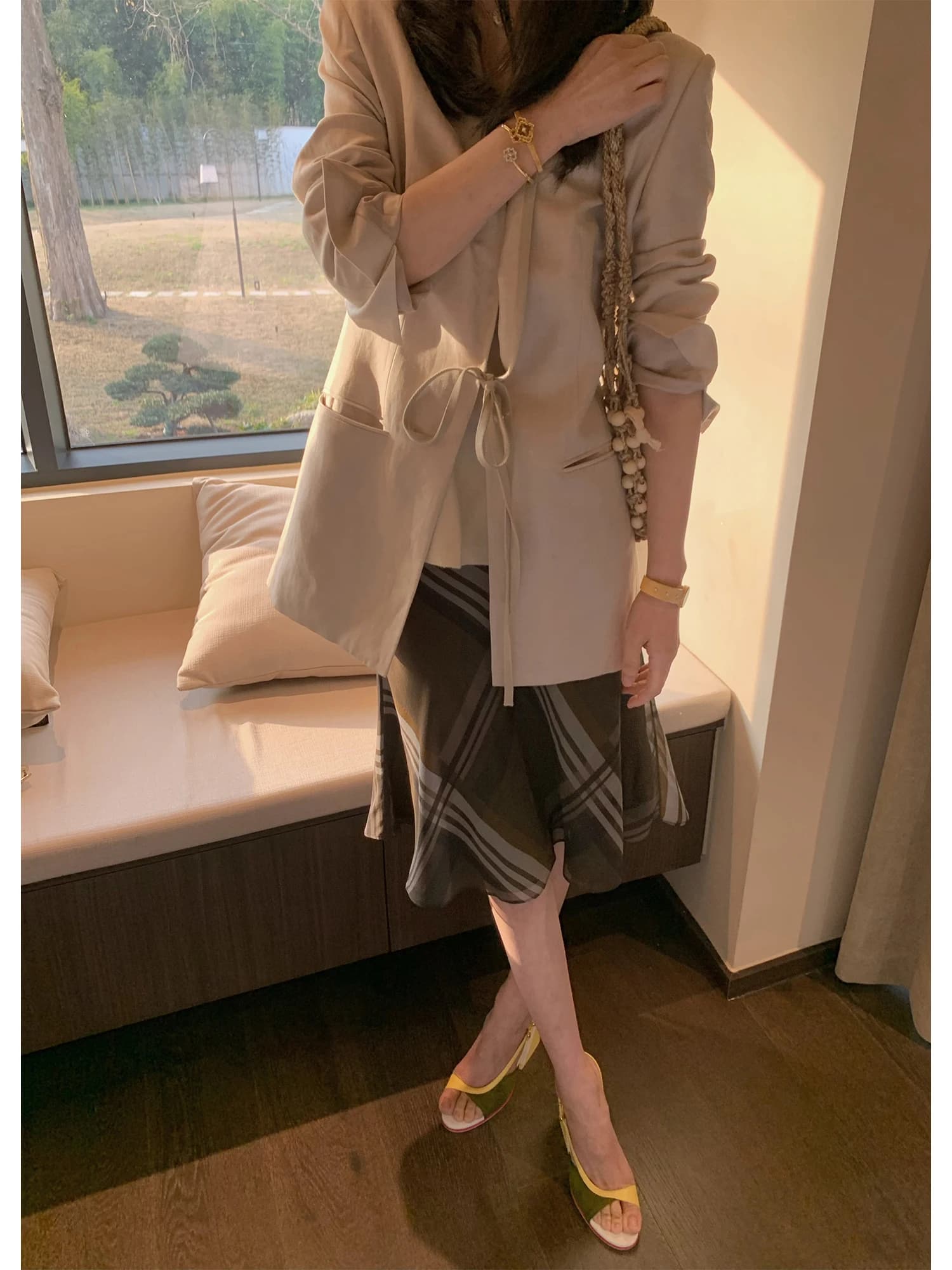 Giacca da Donna ASM ANNA in Stile Minimalista Preppy, in Lana e Lino, con Motivo a Lisca di Pesce, Colletto Qingguo e Cintura, Lunghezza Spalla