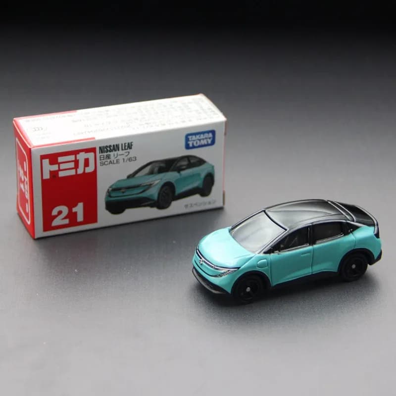 TAKARA TOMY Alloy Car Model NISSAN LEAF Desktop decorations 1:66 toy cars with Suspension Shock Absorption collectibles gift