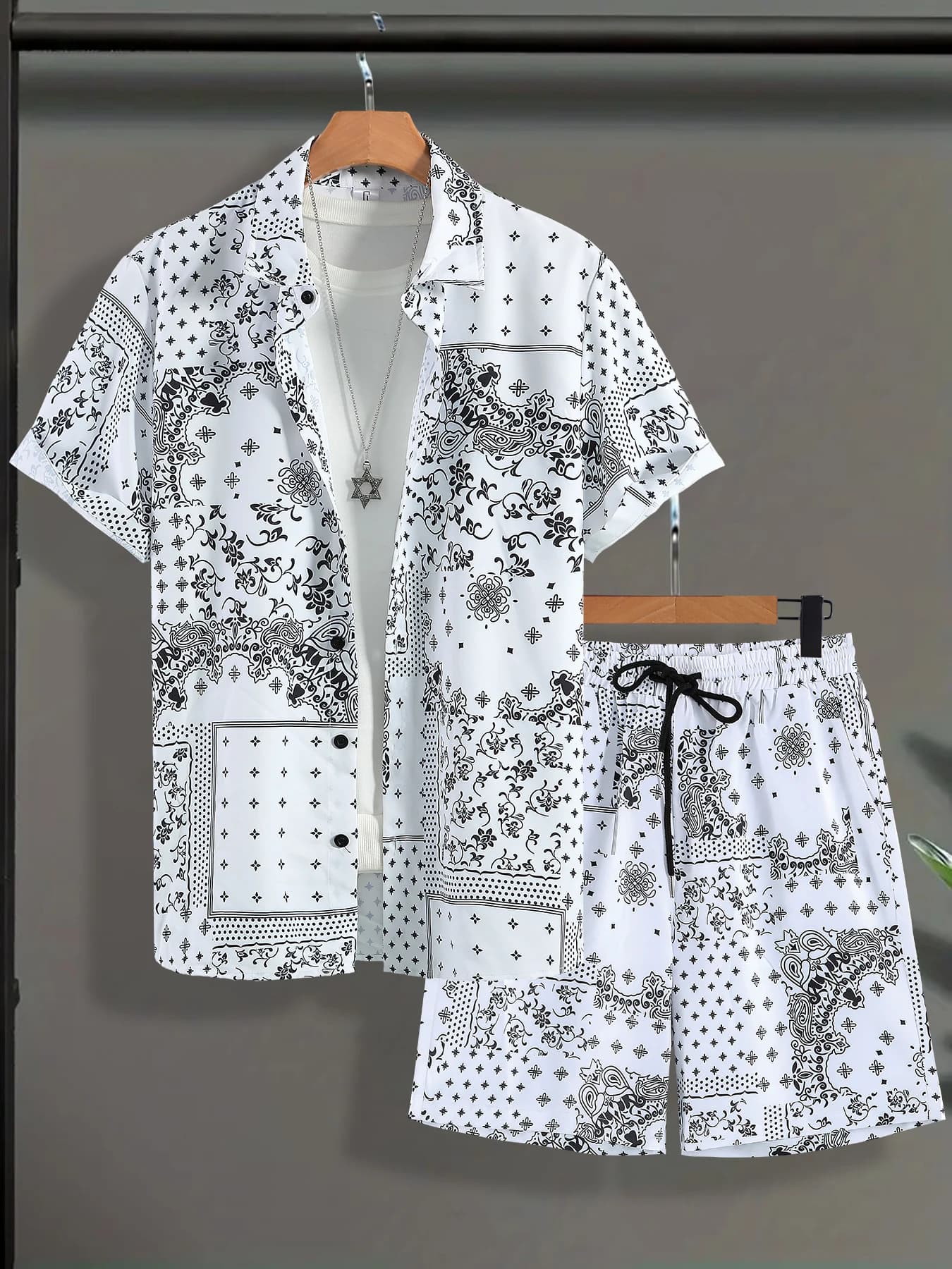 Set Bandana Retrò Trendy for Men, Shirt with Print Paisley and Shorts with Coulisse, 2 Pieces Streetwear Summer