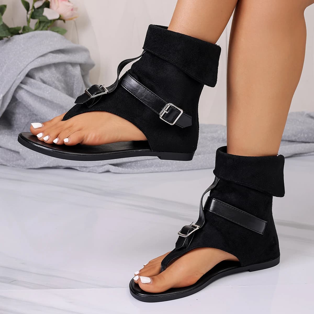 Sandali piatti sportivi da donna con clip per dita, stile romano, con fibbia a cintura da cowboy, design a spina di pesce, taglie forti, stivali alti estivi da donna