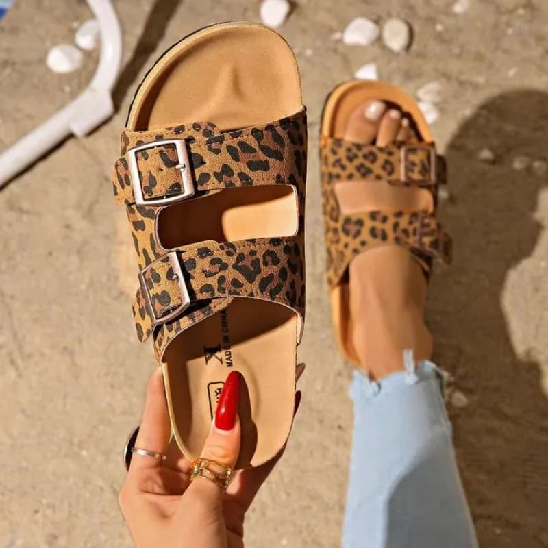 Women Anti-slip Slippers Summer Outdoor Flat Beach Sandals Woman Flat Slip on Slippers Lightweight Designer Shoes Slides Women