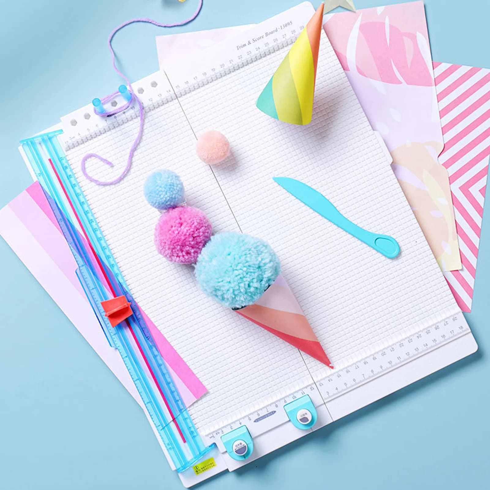 Taglierina per Carta con Tavola di Piegatura in Plastica ABS, 7 in 1, Pieghevole e Compatta, Larghezza di Taglio 12,2 Pollici per Foto