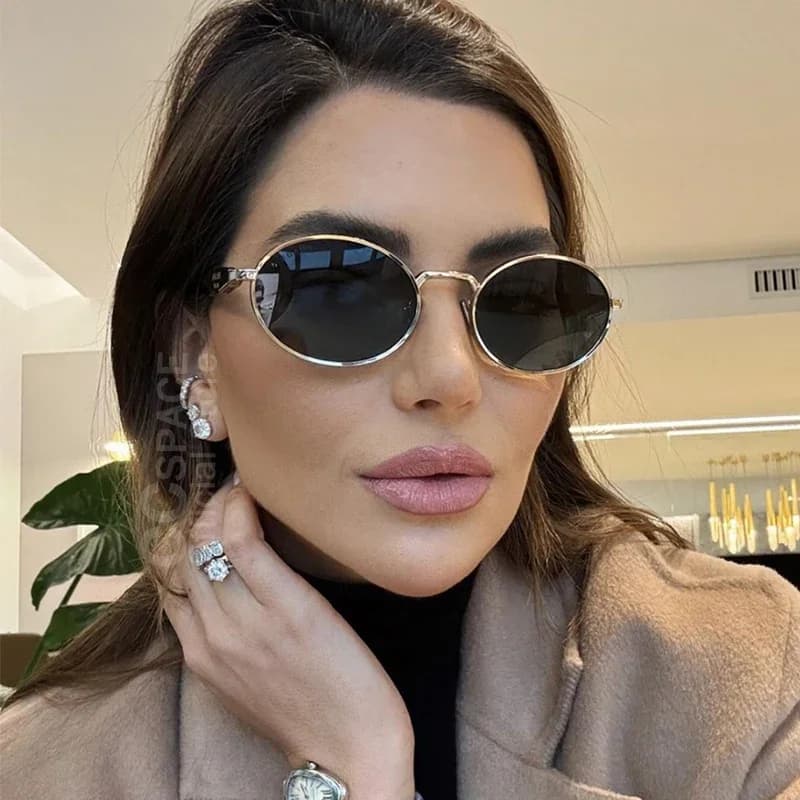 Lunette de soleil luxe occhiali da sole donna 2024 occhiali da sole donna Retro Punk Eyewear Vacation Sand Party 301161