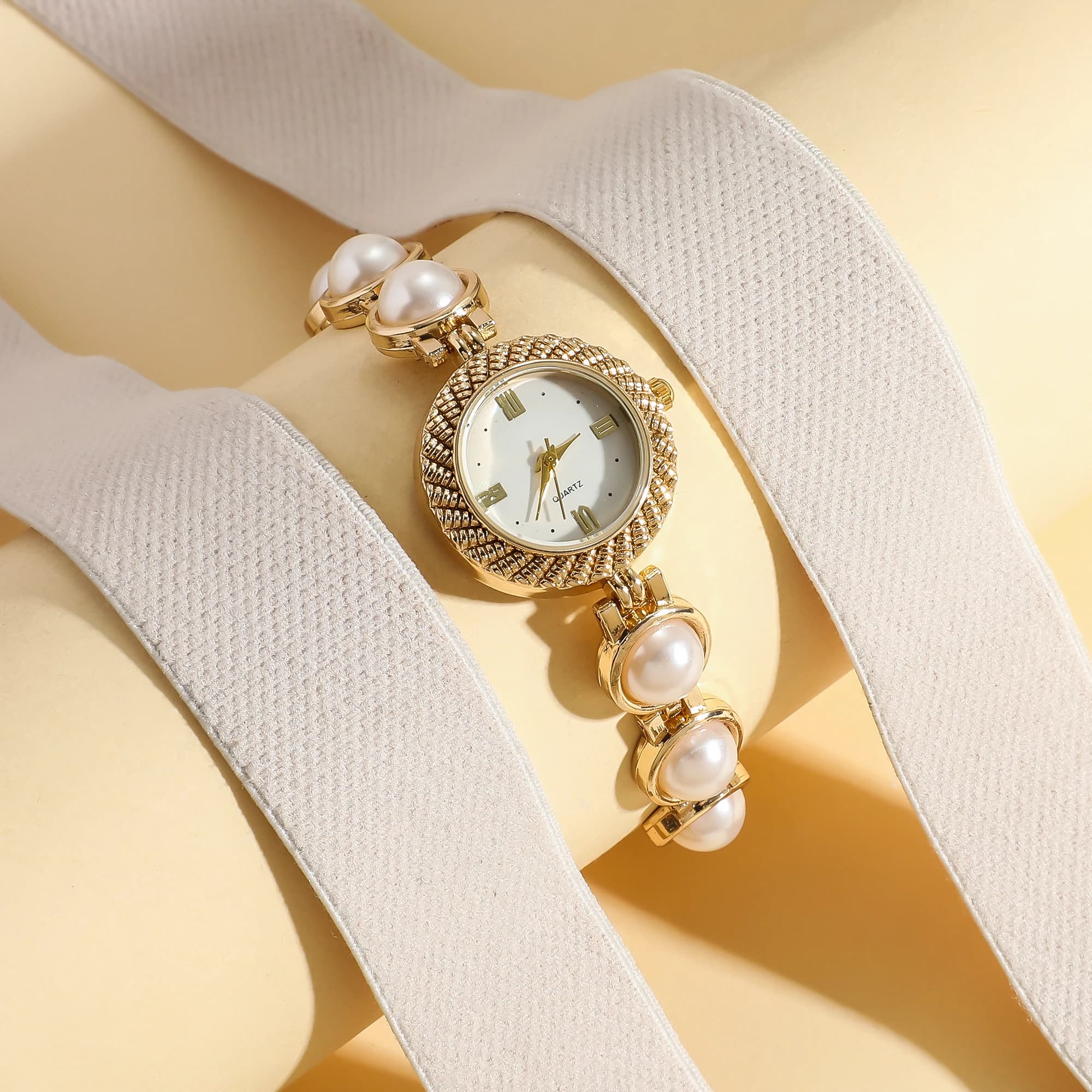 Nuovo Orologio da Polso Elegante con Bracciale di Perle per Donne, Orologio al Quarzo di Lusso Versatile e Casual per Signore