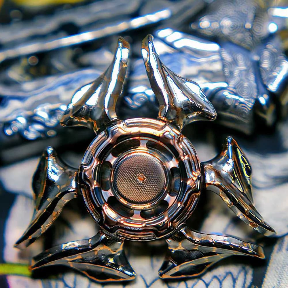 YIJIE EDC Medusa 2.0 Superconductor Fidget Spinner a Tre Pale, Giocattolo Antistress in Metallo con Sensazione Tattile da Manipolare, Giocattolo Giroscopico