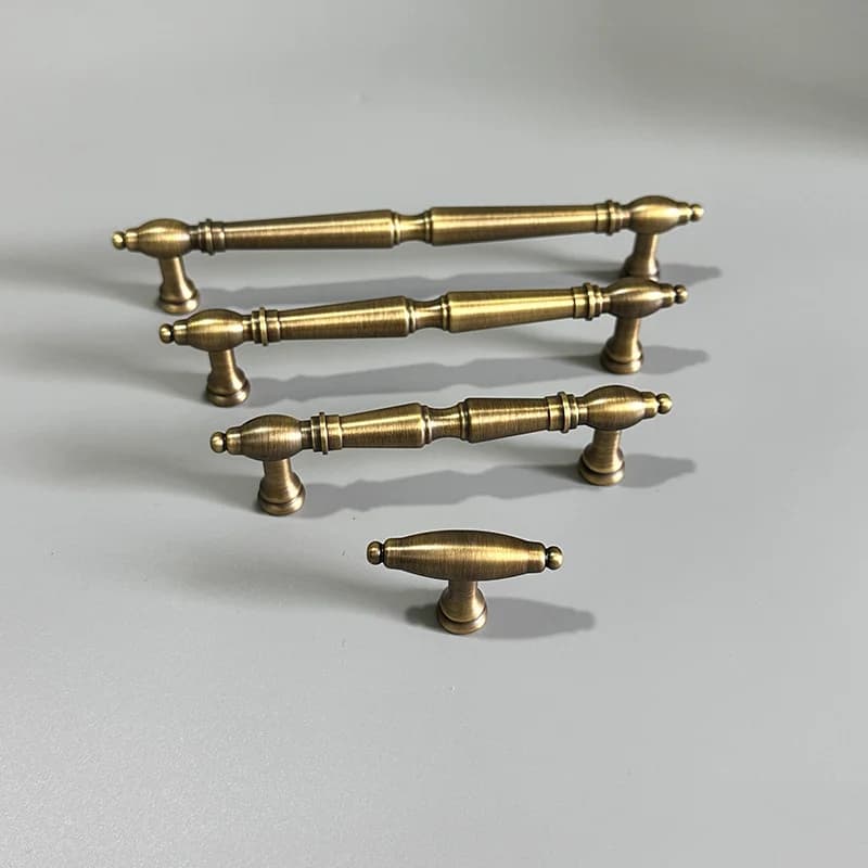 Maniglia per porta dell'armadio francese di lusso Maniglie per porte dell'armadio in ottone bronzo Manopole per cassetti con barra a T per maniglie per cassettiere per armadietti da vino da cucina