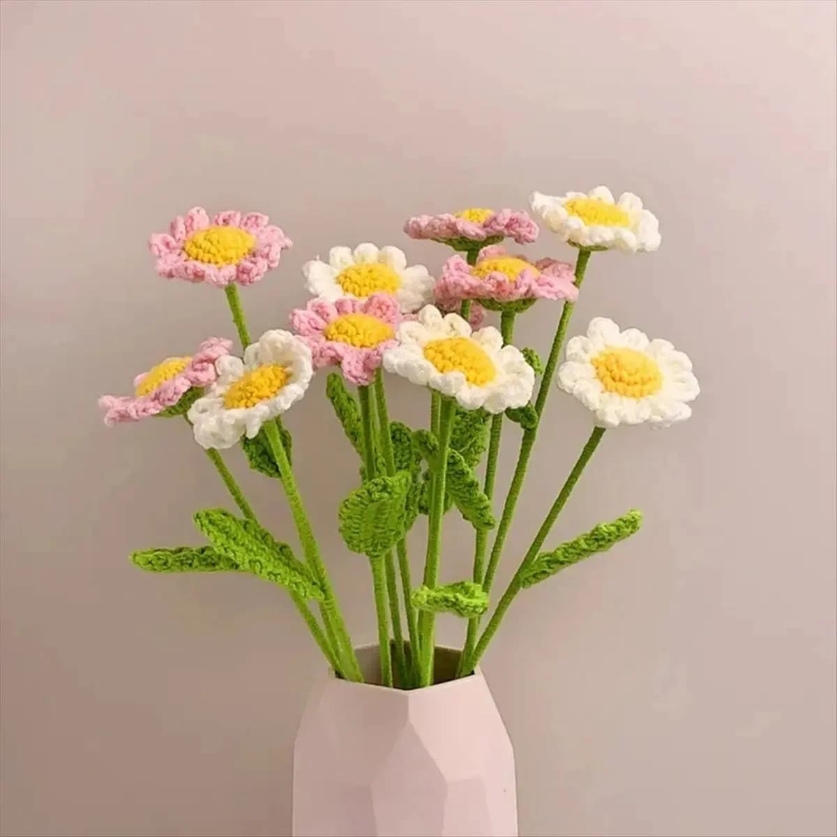 A56K Set di 12 Fiori all'Uncinetto Fatti a Mano, Bouquet di Margherite Lavorate a Maglia, Regalo di Compleanno, Decorazioni per Casa, Feste e Matrimoni